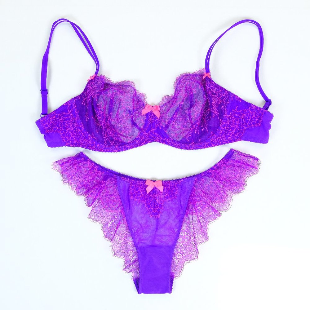 🖤SOLD🖤 Victoria's Secret Very Sexy 34DD Bra Set